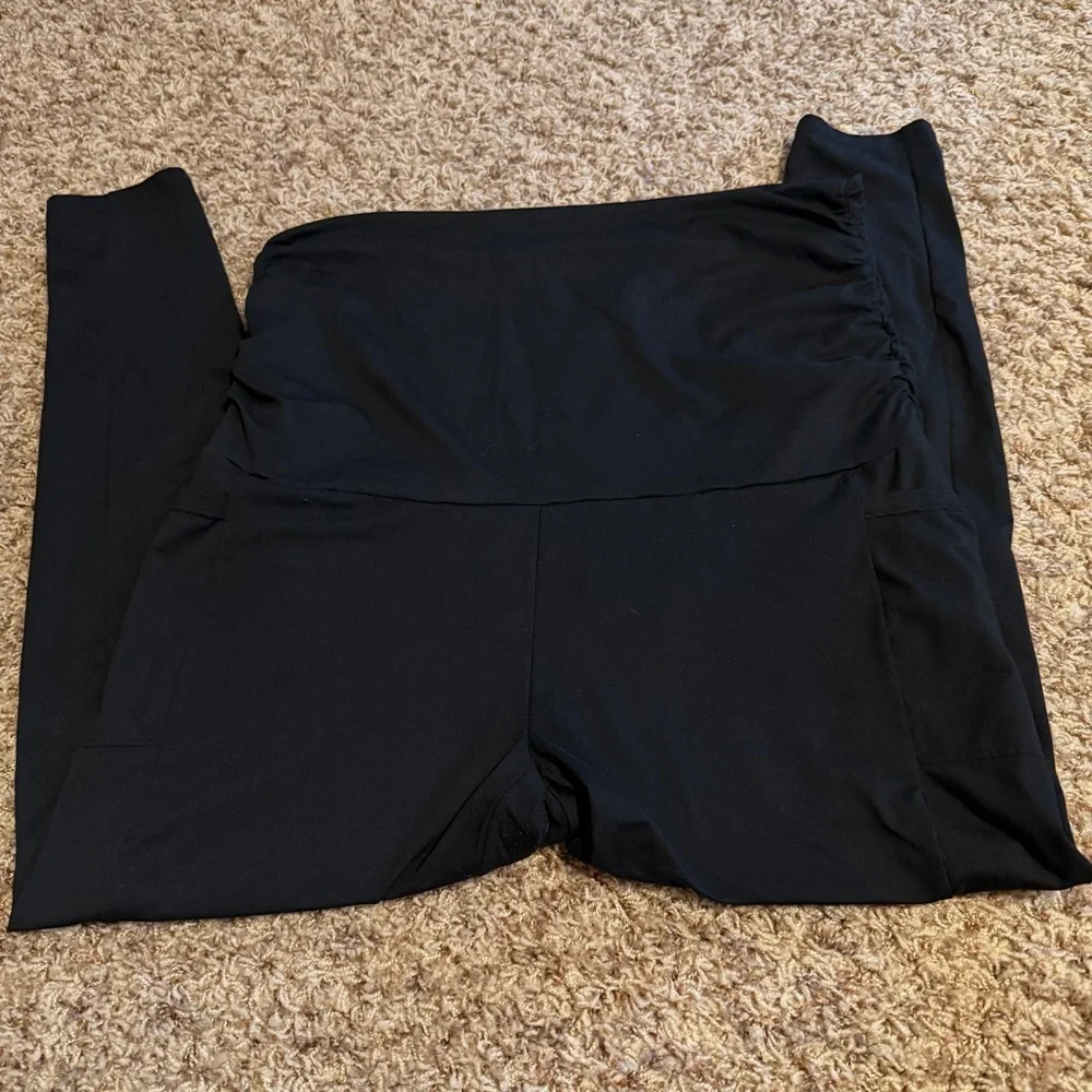 Set of 2 - Black Over the Belly Maternity Leggings with Pockets size 2xl - Picture 3 of 3